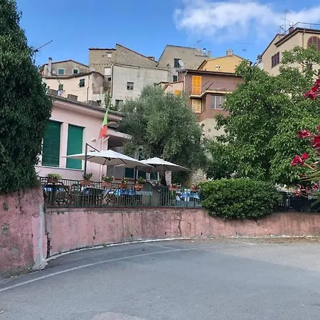Family Home: 3Bedrooms/2Bath/Wifi/Private Park *